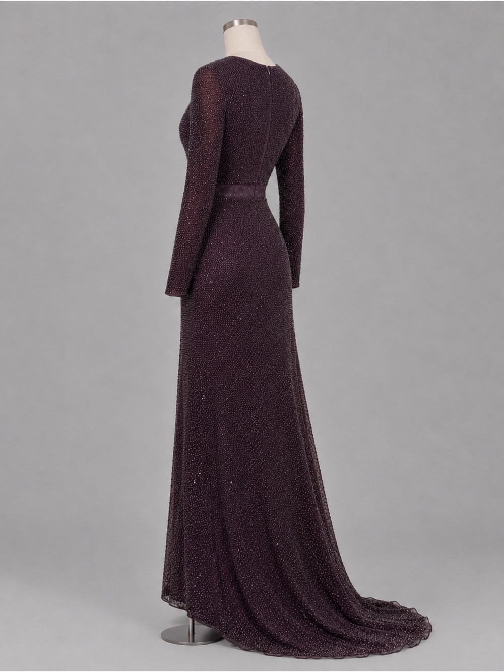 Mac Duggal 5056 Aubergine
Beaded Black Tie Long Sleeve
Gown Size 12 - Picture 6 of 11